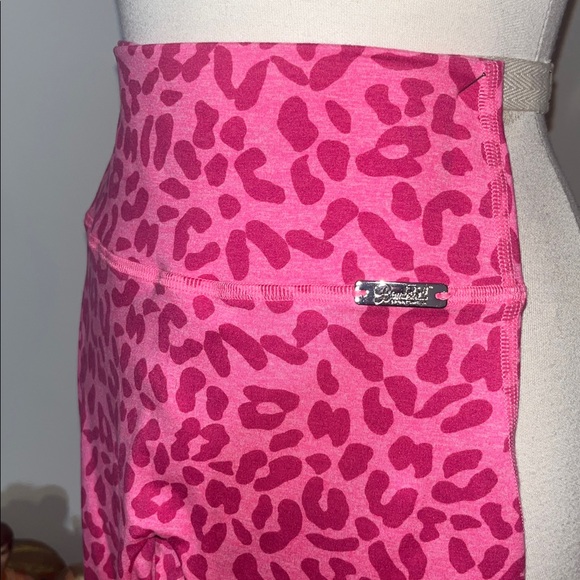 Bombshell - Picture 9 of 15